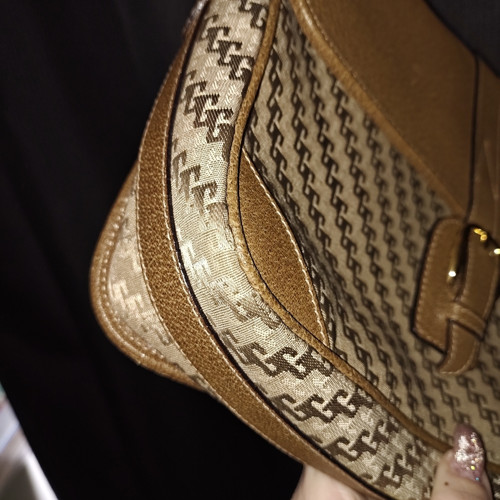 Gucci GG Vintage Shoulder Bag - Picture 5 of 15